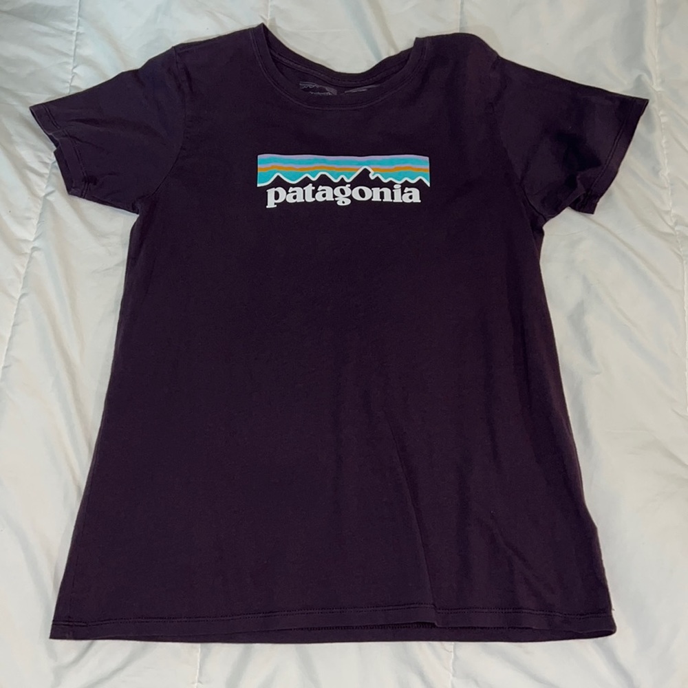 Patagonia Deep Purple Women’s Logo Tee